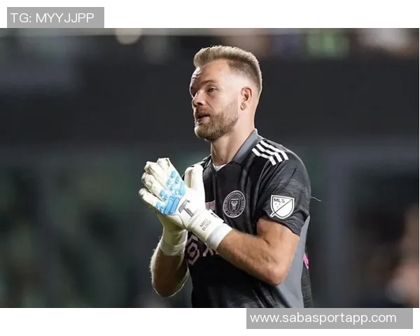 德保罗社媒关注雷吉隆罗马诺透露其将加盟迈阿密国际