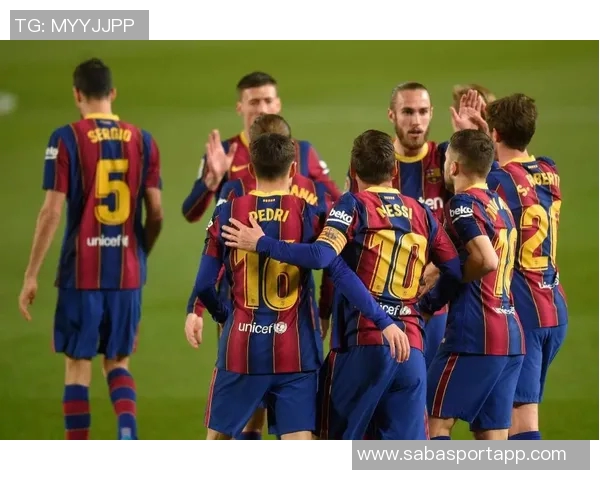 拉波尔塔宣布诺坎普第三层看台下赛季初将可容纳27000名球迷